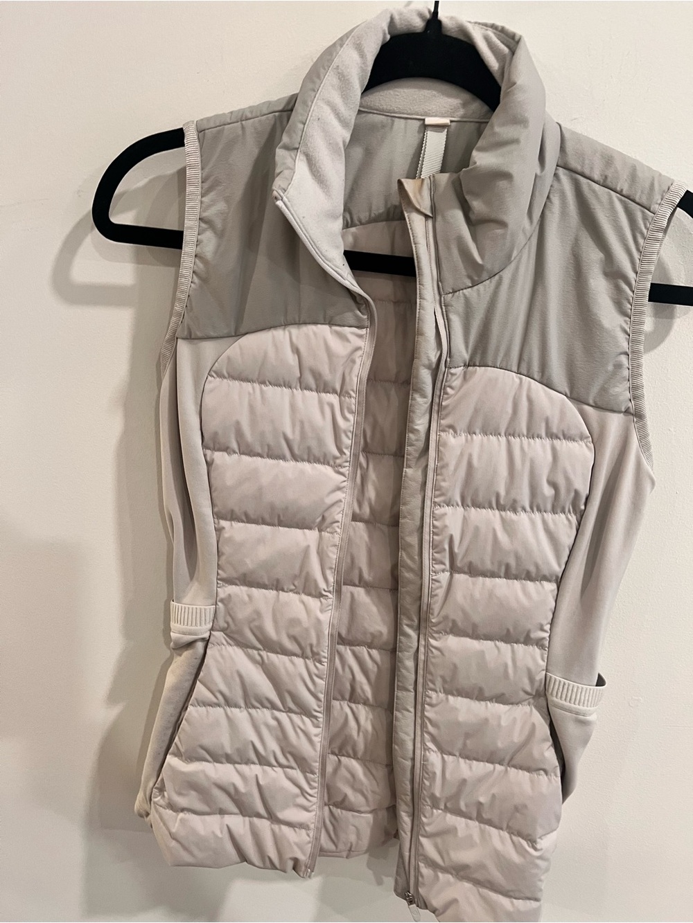 Lululemon Beige Quilted Puffer Vest Jacket Size 6